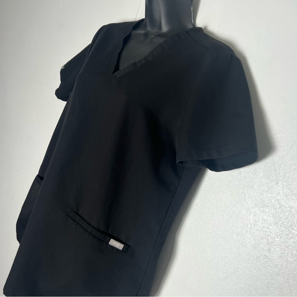 FIGS Casma Three-Pocket Scrub Technical Collection Top Black - Picture 10 of 12